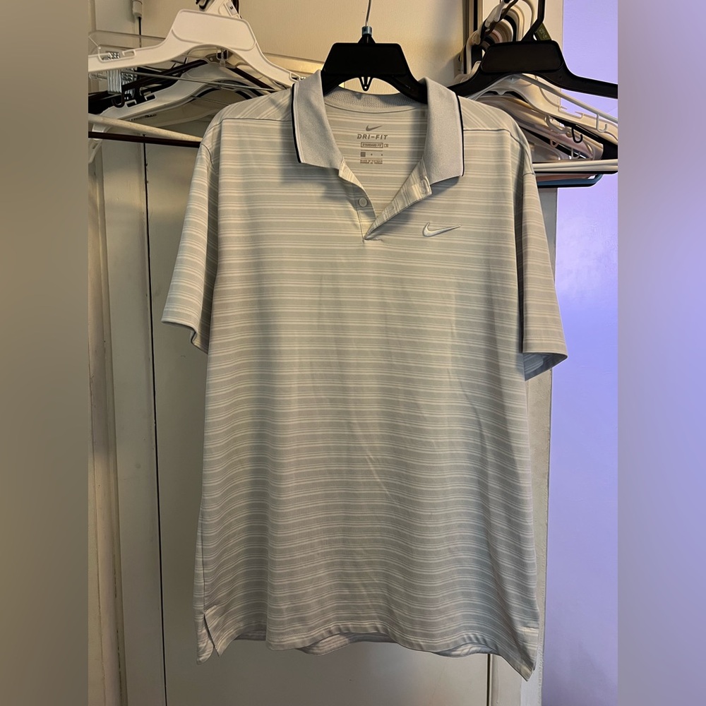 L Nike Dri-Fit standard fit collared shirt